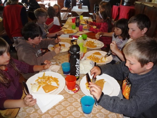 Výlet 1. a 4. třídy k Máchovu jezeru