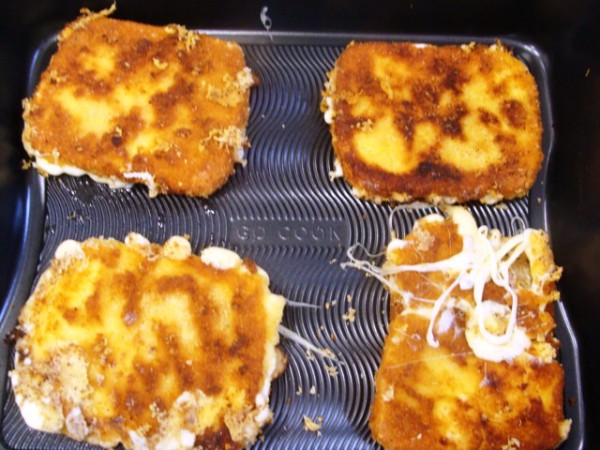 Perník a smažený sýr s bramborami