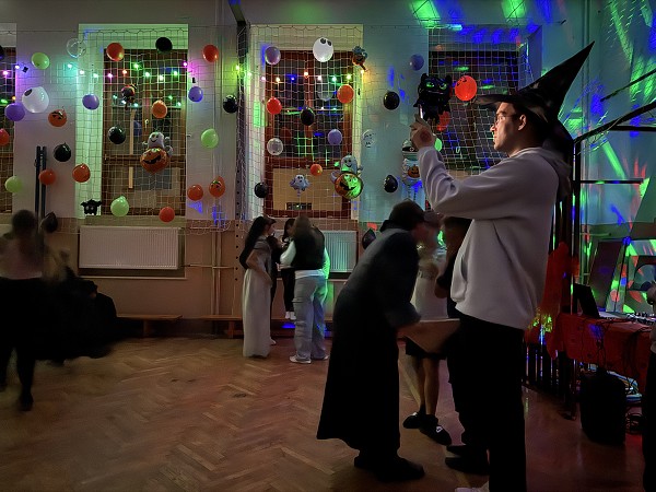 Halloweenský večírek